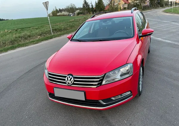 nidzica Volkswagen Passat cena 25900 przebieg: 242000, rok produkcji 2012 z Nidzica